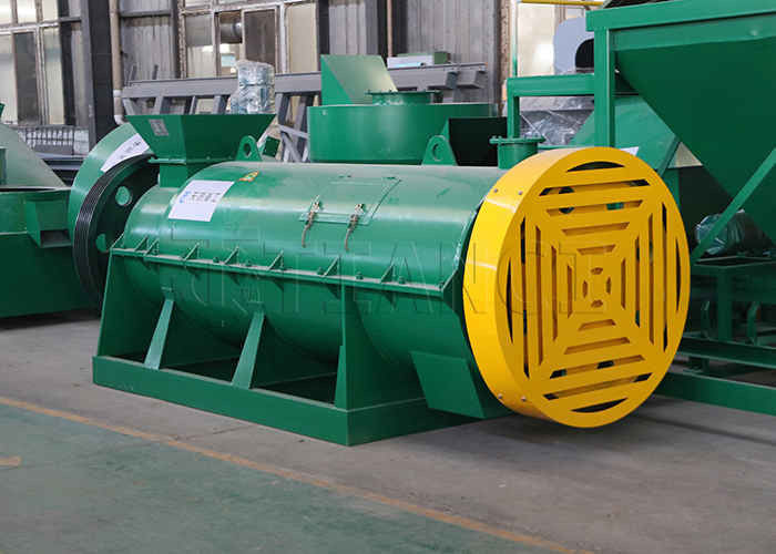 비료 잔류 및 풀브산과 같은 유기 물질을 잔류하는 비료 분자