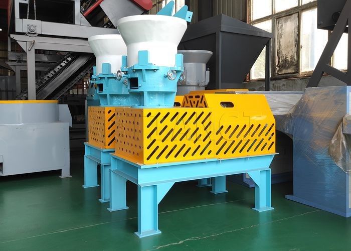 동물 배설물 Granulation Cat Litter Granulator Flat Film Extrusion Granulator 생산 라인